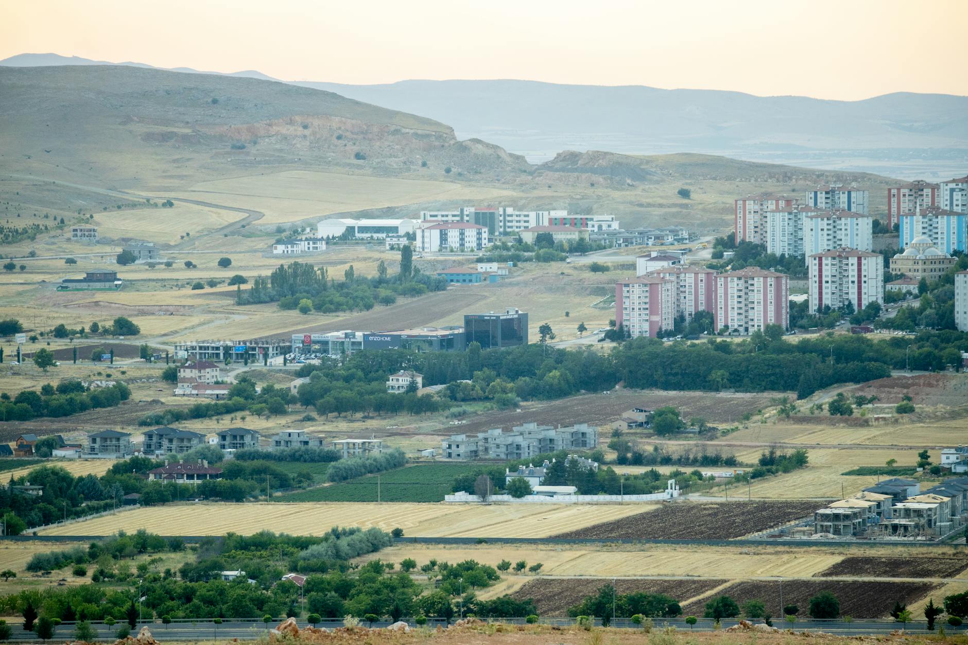 Ce riscuri pot apărea dacă locuința este cumpărată în rate direct de la dezvoltator?