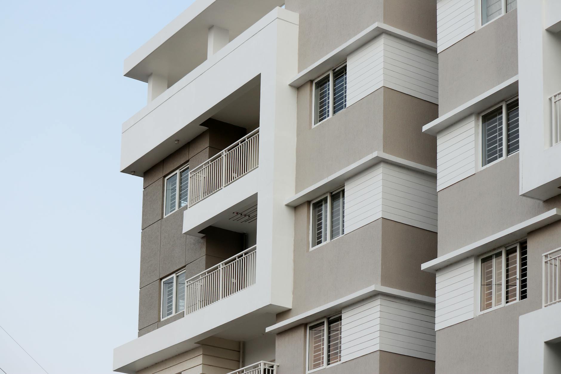 Ce trebuie să știi despre poziționarea apartamentului în bloc pentru eficiența termică?